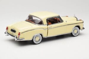 Mercedes 220 SE W128 Coupe Bēšs Sun Star 1:18 3562 Metāls — attēls 3 no 8