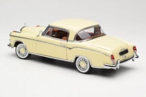 Mercedes 220 SE W128 Coupe Bēšs Sun Star 1:18 3562 Metāls — attēls 7 no 8