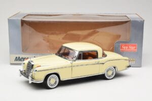 Mercedes 220 SE W128 Coupe Bēšs Sun Star 1:18 3562 Metāls — attēls 8 no 8