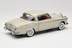 Mercedes 220 SE W128 Coupe Gaiši Pelēks Sun Star 1:18 3568 Metāls — attēls 3 no 8