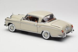 Mercedes 220 SE W128 Coupe Gaiši Pelēks Sun Star 1:18 3568 Metāls — attēls 7 no 8