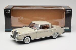 Mercedes 220 SE W128 Coupe Gaiši Pelēks Sun Star 1:18 3568 Metāls — attēls 8 no 8