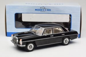 Mercedes 220D W115 Melns MCG 1:18 MCG18117 Metāls — attēls 6 no 6