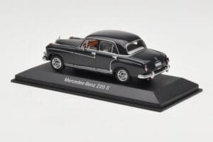 Mercedes 220S W180 Gaiši Pelēks Minichamps 1:43 B66040534 Metāls — attēls 3 no 4