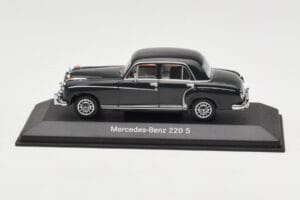 Mercedes 220S W180 Gaiši Pelēks Minichamps 1:43 B66040534 Metāls