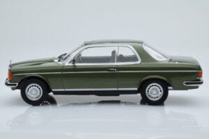 Mercedes 280 CE W123 Coupe Zaļš Norev 1:18 183704 Metāls — attēls 3 no 6