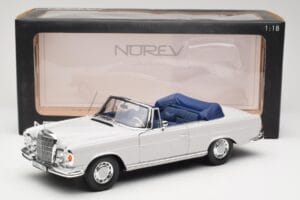 Mercedes 280 SE W111 Kabriolets Gaiši Pelēks Norev 1:18 183530 Metāls — attēls 8 no 8