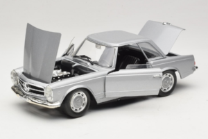 Mercedes 280 SL W113 Berlina Sudrabs Techno Giodi 1:18 F14051030 Metāls — attēls 2 no 8