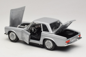Mercedes 280 SL W113 Berlina Sudrabs Techno Giodi 1:18 F14051030 Metāls — attēls 5 no 8