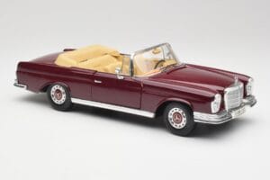 Mercedes 280SE W108 Bordeaux Sarkans Maisto 1:18 31811 Metāls — attēls 6 no 8