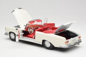 Mercedes 280SE W108 Ivory Balts Maisto 1:18 50223 Metāls — attēls 5 no 8