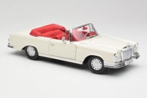 Mercedes 280SE W108 Ivory Balts Maisto 1:18 50223 Metāls — attēls 6 no 8