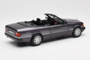 Mercedes 300 CE-24 W124 Kabriolets Violets Metallic Norev 1:18 183567 Metāls — attēls 4 no 10
