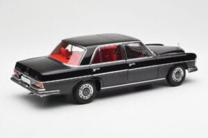 Mercedes 300 SEL 6.3 W109 Melns AUTOart 1:18 76140 Metāls — attēls 3 no 8
