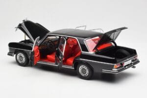 Mercedes 300 SEL 6.3 W109 Melns AUTOart 1:18 76140 Metāls — attēls 5 no 8