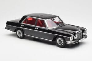 Mercedes 300 SEL 6.3 W109 Melns AUTOart 1:18 76140 Metāls — attēls 6 no 8