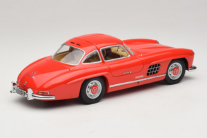 Mercedes 300 SL Gullwing Sarkans Minichamps 1:18 180039001 Metāls — attēls 3 no 8