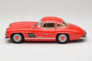 Mercedes 300 SL Gullwing Sarkans Minichamps 1:18 180039001 Metāls — attēls 4 no 8
