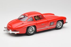 Mercedes 300 SL Sarkans Bburago 1:18 3015 Metāls — attēls 3 no 8