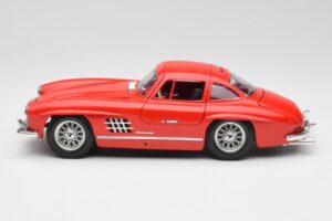 Mercedes 300 SL Sarkans Bburago 1:18 3015 Metāls — attēls 4 no 8