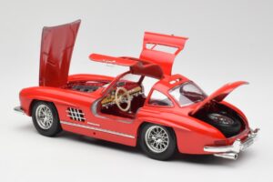 Mercedes 300 SL Sarkans Bburago 1:18 3015 Metāls — attēls 5 no 8