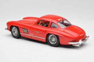 Mercedes 300 SL Sarkans Bburago 1:18 3015 Metāls — attēls 7 no 8