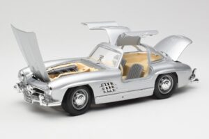 Mercedes 300 SL Sudrabs Bburago 1:18 3013 Metāls — attēls 2 no 8