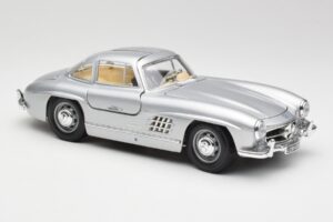 Mercedes 300 SL Sudrabs Bburago 1:18 3013 Metāls — attēls 6 no 8