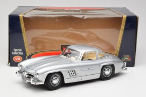 Mercedes 300 SL Sudrabs Bburago 1:18 3013 Metāls — attēls 8 no 8