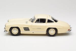 Mercedes 300 SL W198 Krēmkrāsa Minichamps 1:18 110037212 Metāls — attēls 4 no 8