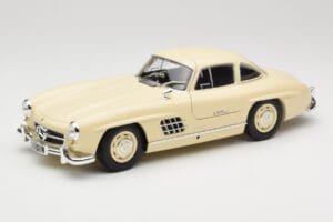Mercedes 300 SL W198 Krēmkrāsa Minichamps 1:18 110037212 Metāls