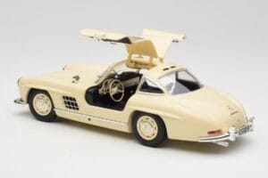 Mercedes 300 SL W198 Krēmkrāsa Minichamps 1:18 110037212 Metāls — attēls 5 no 8