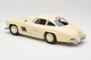 Mercedes 300 SL W198 Krēmkrāsa Minichamps 1:18 110037212 Metāls — attēls 7 no 8