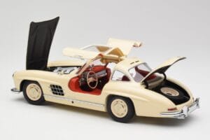 Mercedes 300 SL W198 Krēmkrāsa Ar Sarkanu Salonu Minichamps 1:18 180039002 Metāls — attēls 5 no 8
