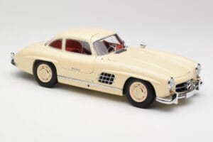 Mercedes 300 SL W198 Krēmkrāsa Ar Sarkanu Salonu Minichamps 1:18 180039002 Metāls — attēls 6 no 8
