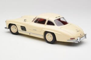Mercedes 300 SL W198 Krēmkrāsa Ar Sarkanu Salonu Minichamps 1:18 180039002 Metāls — attēls 7 no 8