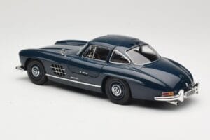 Mercedes 300 SL W198 Gullwing Tumši Zils Minichamps 1:18 110037216 Metāls — attēls 7 no 8