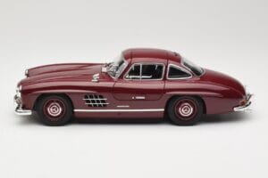 Mercedes 300 SL W198 Gullwing Tumši Sarkans Minichamps 1:18 110037218 Metāls — attēls 4 no 8