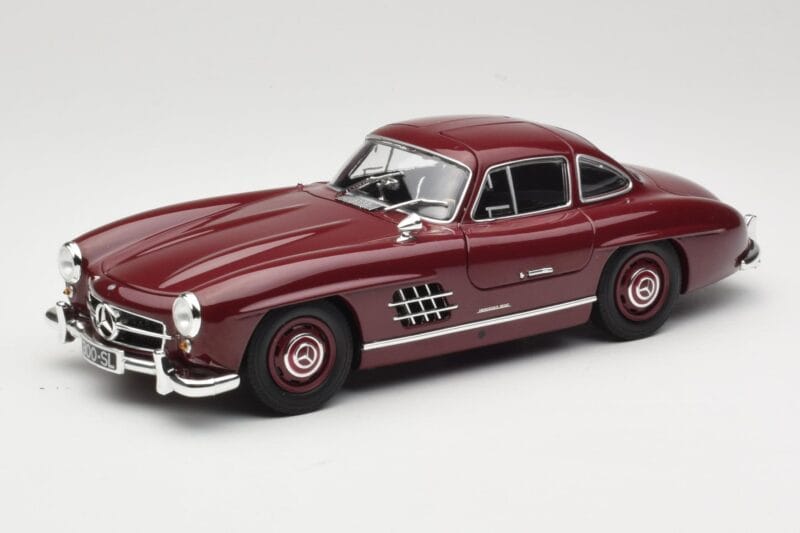 Mercedes 300 SL W198 Gullwing Tumši Sarkans Minichamps 1:18 110037218 Metāls