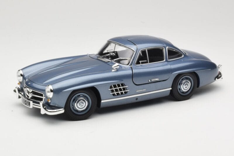 Mercedes 300 SL W198 Gullwing Light Blue Metallic Minichamps 1:18 110037220 Metāls
