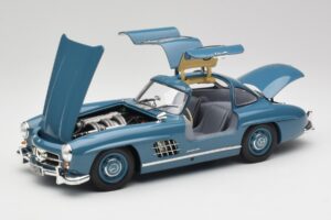 Mercedes 300 SL W198 Gaiši Zils Minichamps 1:18 180039007 Metāls — attēls 2 no 8