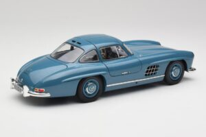 Mercedes 300 SL W198 Gaiši Zils Minichamps 1:18 180039007 Metāls — attēls 3 no 8