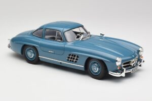 Mercedes 300 SL W198 Gaiši Zils Minichamps 1:18 180039007 Metāls — attēls 6 no 8