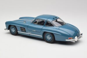 Mercedes 300 SL W198 Gaiši Zils Minichamps 1:18 180039007 Metāls — attēls 7 no 8