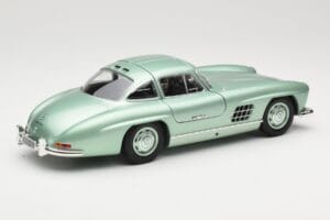 Mercedes 300 SL W198 Gullwing Light Green Metallic Minichamps 1:18 110037221 Metāls — attēls 3 no 8