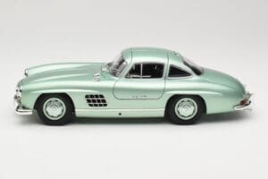 Mercedes 300 SL W198 Gullwing Light Green Metallic Minichamps 1:18 110037221 Metāls — attēls 4 no 8