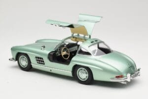Mercedes 300 SL W198 Gullwing Light Green Metallic Minichamps 1:18 110037221 Metāls — attēls 5 no 8