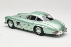 Mercedes 300 SL W198 Gullwing Light Green Metallic Minichamps 1:18 110037221 Metāls — attēls 7 no 8