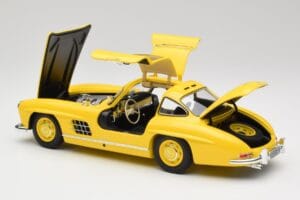 Mercedes 300 SL W198 Gaiši Dzeltens Minichamps 1:18 180039009 Metāls — attēls 5 no 8
