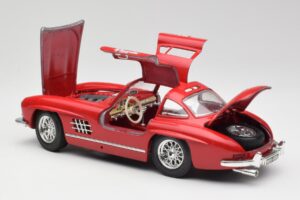 Mercedes 300 SL W198 Red Metallic Bburago 1:18 3013-M1 Metāls — attēls 5 no 8